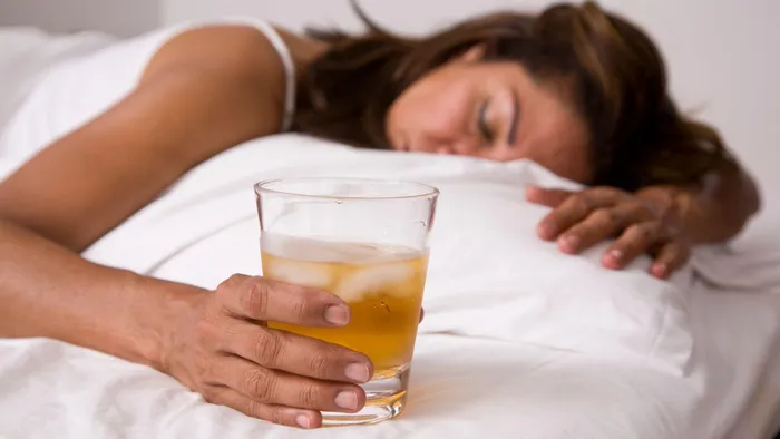 睡前喝酒更好睡！？